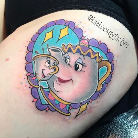 1,512 mentions J’aime, 17 commentaires – 🦄Jackie Huertas 🌈 (@tattoosbyjaclyn) sur Instagram : « Sorry I have been horrible at posting guys!! I'll try and be better this week! Thanks so much for… » Beauty And The Beast Tattoos, Disney Characters Tattoos, Chip Tattoo, Disney Inspired Tattoos, Belle Tattoo, Disney Sleeve Tattoos, Beauty And The Beast Tattoo, Tattoo Disney, Mrs Potts