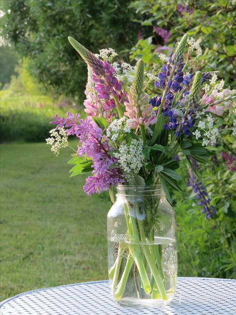 Wildflower Cottage, Authentic Farmhouse, Scandinavian Garden, Cosy Cottage, Beauty Flowers, Flower Cottage, Wildflower Garden, Pink Garden, Nature Garden