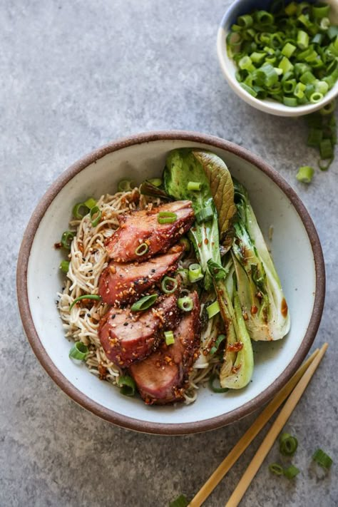 Oven-Roasted Teriyaki Pork Tenderloin | This video shows how to make this easy pork in the oven with a healthy gluten-free marinade that tastes just like teriyaki, but is refined sugar-free! | www.feedmephoebe.com #pork #tenderloin #roasted #glutenfree #easy #weeknight #dinners Pork Teriyaki, Pork In The Oven, Pork Oven, Teriyaki Pork Tenderloin, Ginger Glaze, Meat Entrees, Teriyaki Pork, Pork Entrees, Pork Tenderloin Recipe