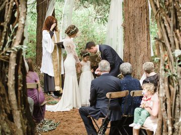 In additon to the bride and groom exchanging vows with each other, the wedding ceremony can be a heartfelt time for the new stepparent to express his or her commitment to their new children. One of mom Rachael's favorite moments at her wedding in a redwood tree circle south of San Francisco was "my daughter being an essential part of the ceremony and the look on her face as Cooper expressed his vows to her," she told Style Me Pretty. Not sure what to say? Offbeat Bride has a collection of ble... Wedding Vows For Her, Vows For Her, Wedding Locations California, Tree Circle, Wedding Ceremony Script, Nature Inspired Wedding, Wedding Ceremony Photos, Redwood Tree, Offbeat Bride