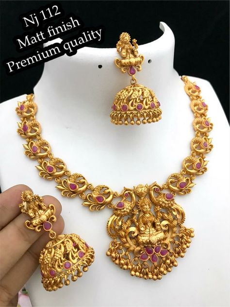 Temple Jewelery, Diamond Moon Necklace, Double Horn Necklace, Gold Temple Jewellery, Temple Jewelry, Stone Jewellery, Antique Jewelry Indian, Bangles Design, Horn Necklace