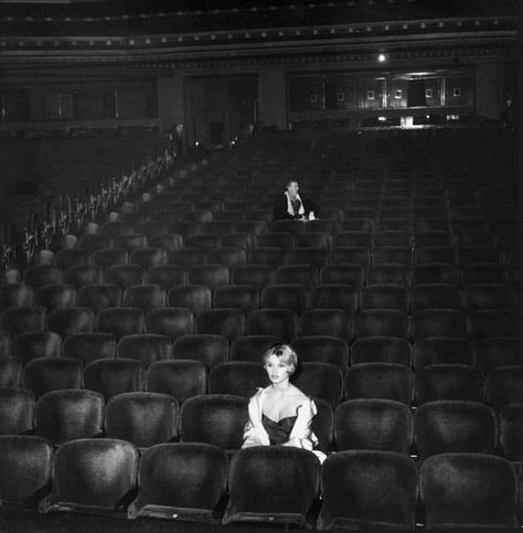 𝐋𝐄𝐕𝐈𝐒 𝐍 𝐂𝐎𝐅𝐅𝐄𝐄 on Instagram: “Brigitte Bardot in a nearly empty Paris movie theatre — 1960.  #brigittebardot #paris #60s #movietheater” Cinema Wallpaper, Ticket Cinema, Paris Movie, Cinema Box, Rooftop Cinema, Cinema Idea, Cinema Date, Vintage Movie Theater, Cinema Architecture