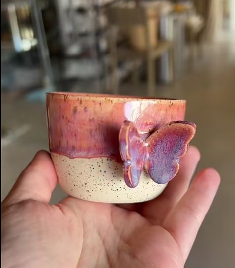 Ceramics Slabbing, Butterfly Ceramics Ideas, Sculptural Mug, Ceramic Pots Ideas, Ceramics Butterfly, Butterfly Ceramics, Butterfly Clay, Butterfly Cup, Butterfly Mug