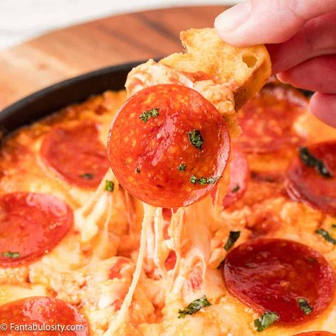 Easy Cheese Dip, Pepperoni Dip, Pizza Dip Recipes, Pepperoni Pizza Dip, Marshmallow Fluff Recipes, Baked Pretzels, Sour Cream Dip, Fruit Dips Recipes, Baked Mushrooms