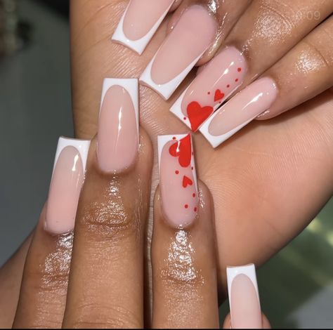 Red French Tip Nails With Heart Design, Short Acrylic Nails Heart Design, French Nails With Heart Design, Nails Acrylic Heart, Nail Art French Tip, French Tip White, White Tip Acrylic Nails, Valentines Cute, Nail Art French