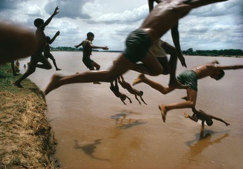 'The (More or Less) Decisive Moments' Magnum Photos square print sale Bruno Barbey, Viviane Sassen, Henri Cartier Bresson, Amazon River, Study Photography, Photo Store, Photographer Portfolio, French Photographers, Magnum Photos