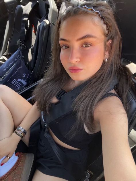 summer outfit inspo | aesthetic | instagram feed | silver jewelry | uggs | workout set | shark tooth headband | accessories | natural makeup 90s Zigzag Headband, Plastic Headband Hairstyles, Tooth Headband, Zig Zag Headband, Comb Headband, Sharks Tooth, Aesthetic Instagram Feed, Summer Vision, Headband Accessories