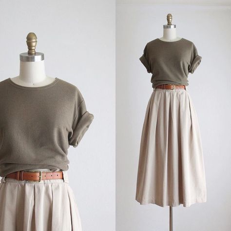 Stile Hippie Chic, Minimal Stil, Mode Tips, Cotton Midi Skirt, Retro Mode, A Skirt, Looks Style, Mode Inspiration, Looks Vintage