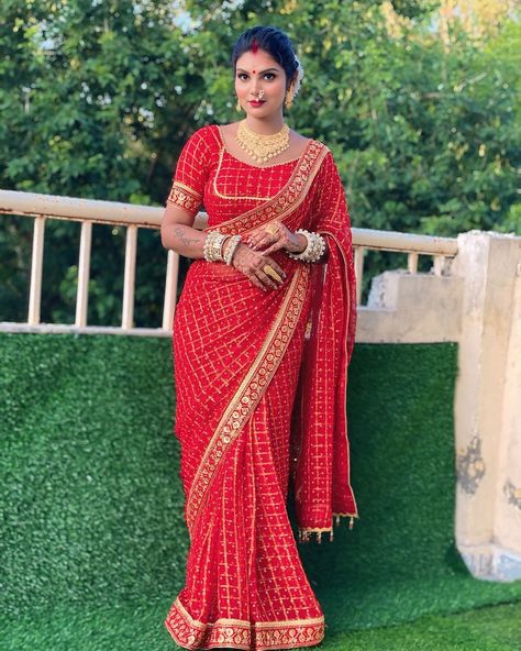 PURE VISCOSE RED COLOUR GHATCHOLA SAREE KARVA CHAUTH SPECIAL SAUBHAGYAVATI BHAVA SAREE 🥻 Saree Fabric : Pure Viscose 👚 Blouse Fabric : Pure Viscose 🧩 Patterns : Ghatchola Checks zari 🧶 Lace Border Work : Sequence Coding Lace With Piping + Latkan 🥻 Saree Length :- 5.5 mtr 👚 Blouse Length :- 0.80+ mtr 👉 Latkan Is Attached In Pallu 👉 Weight : 1.0kg (Approx) 👉 Single Piece Available ✨ Premium Quality Product.. ✨ Quality Guaranteed.. ======================== Returns are Acceptable without... Karva Chauth, Viscose Blouse, Fashion Show Dresses, Sewing Tutorials Clothes, Saree Fabric, Red Colour, Lace Border, Blouse Length, Blouse Fabric