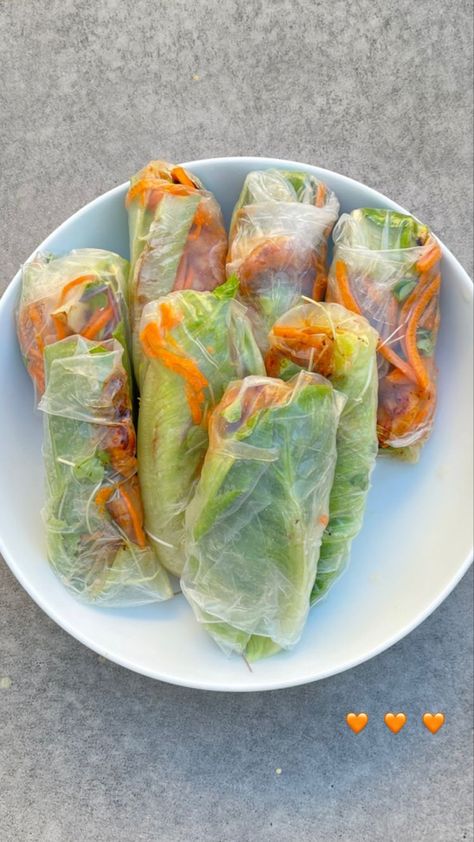 Clear Spring Rolls, Spring Roll Aesthetic, Spring Rolls Aesthetic, Spring Roll Filling Ideas, Healthy Spring Rolls, Spring Rolls Recipe, Vegetable Spring Rolls, Spring Roll Recipe, Spring Roll