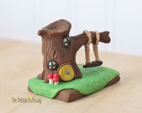 Miniature Tree House, Mushrooms Growing, Polymer Clay Miniature, Gnome Home, Clay Fairy House, Polymer Clay Fairy, Clay Fairies, Tree Home, Clay Houses