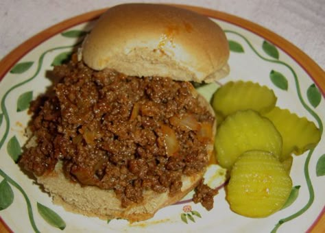 I know, I know, everyone has a Sloppy Joe recipe.  But nobody elses matched ours, so Ive got it posted for posterity.  Originally from Esther Shanks Mennonite Country-Style Recipes cookbook. Ham Barbecue Recipe, Hamburger Bbq, Homemade Sloppy Joe Recipe, Main Meal Recipes, Homemade Sloppy Joes, Joe Recipe, Sloppy Joes Recipe, Homemade Bbq, Dutch Recipes