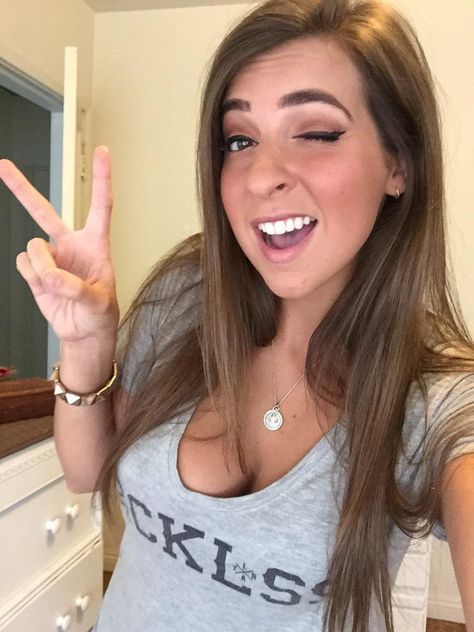 Gabbie Hanna, Youtube Family, Big Brown Eyes, Vlog Squad, Bae Goals, Youtube Stars, Woman Crush, Youtubers, Beautiful People