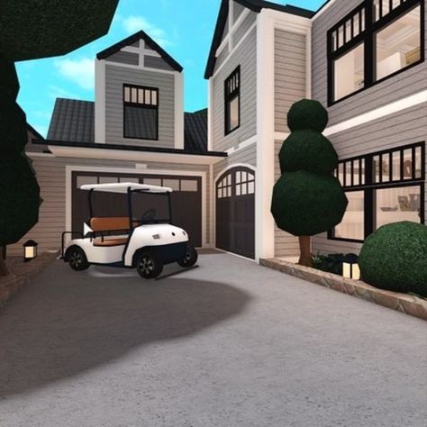 #roblox #robloxbuild #bloxburg #robloxgame Bloxburg House Ideas Exterior Minimalist, Bloxburg Driveway Ideas, Minimalist Bloxburg House, Celebrity House, Bloxburg Building, Blox Burg, Modern Family House, Two Story House Design, Bloxburg Houses