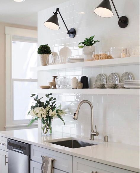 White Shelves Kitchen, White Kitchen Shelves, Floating Kitchen Shelves, Kitchen Renovation Inspiration, Open Plan Kitchen Dining Living, Kitchen Shelf Decor, Open Plan Kitchen Dining, Kitchen Dining Living, Estantes Flotantes