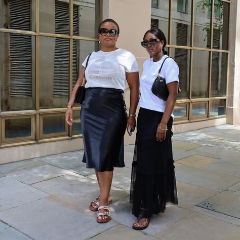 Tshirts x Skirts- an effortless lets grab a coffee with the girls look. A maxi or midi skirt? Wardrobe Style, A Coffee, Midi Skirt, Outfit Inspirations, Fashion Outfits, Let It Be, Skirt, Wardrobe, Coffee