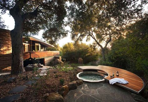 Jacuzzi Design, Whirlpool Deck, Inground Hot Tub, California Landscaping, Garden Spa, Hot Tub Landscaping, Hot Tub Designs, Outdoor Hot Tub, Amazing Backyard