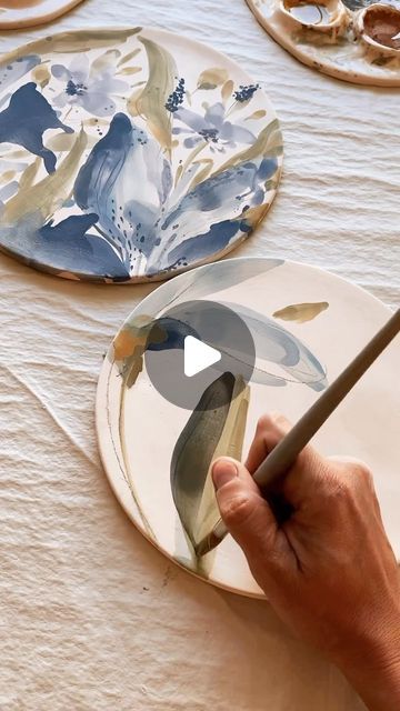 𝙏𝙝𝙚 𝘾𝙚𝙧𝙖𝙢𝙞𝙘 𝙎𝙘𝙝𝙤𝙤𝙡 on Instagram: "How to paint abstract flowers ❤️ 
•••
Follow @doloresbellani.art for more!" Paint Abstract Flowers, Paint Abstract, How To Paint, Abstract Flowers, Paint, Ceramics, Flowers, On Instagram, Instagram