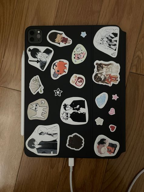 Black Ipad Case Aesthetic, Ipad Case Aesthetic, Ipad Case Stickers, Clear Phone Case Design, Ipad Lockscreen, Diy Phone Case Design, Laptop Case Stickers, Cute Ipad Cases, Custom Ipad