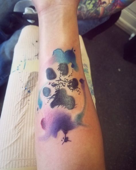 #Watercolor #Pawprint #Ink #Tattoo Watercolor Tattoo Artists, Dog Print Tattoo, Tattoo Uk, Pawprint Tattoo, Paw Tattoo, Muster Tattoos, Female Tattoo Artists, Beautiful Tattoo, Memorial Tattoo