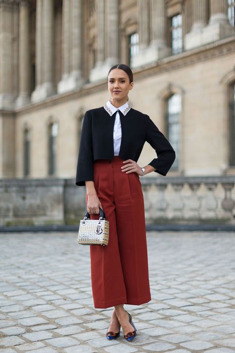 Street Chic: Style from Paris Style Pinterest, Paris Fashion Week Street Style, Autumn Street Style, Ootd Style, Street Outfit, Jessica Alba, Cool Street Fashion, Fashion Week Street Style, Street Chic