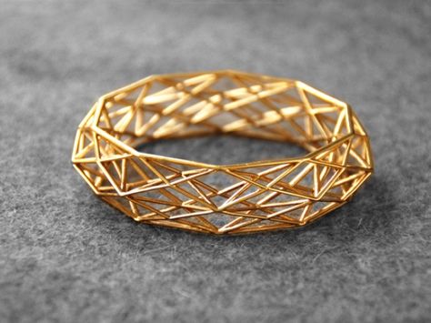 Bracelet Constructionist Sleek, MCODE by Maaike van der Horn #3Dprint #3dprinting #3dprintedjewelry Parametric Jewelry, Wrapping Tutorial, 3d Jewelry, 3d Printed Jewelry, Geometric Bracelet, Gold Armband, Gold Rings Fashion, Bangles Jewelry Designs, Gold Bangles Design