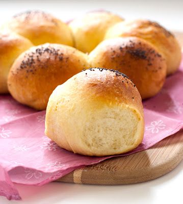 Pan suave Soft Sweet Bread Recipe, Cuban Cuisine, Pane Dolce, Hot Bread, Cuban Recipes, Bread Recipes Sweet, Pan Dulce, Sweet Roll, Sweet Bread