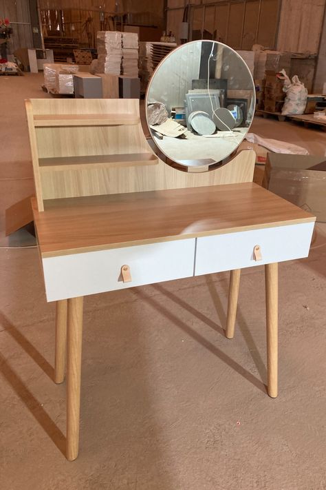 wooden dressing table Wooden Vanity Bedroom, Build Vanity, Dressing Table Ideas, Wooden Dressing Table, Bedroom Vanity Set, Table Mirrors, Table For Bedroom, Vanity Bedroom, Vanity Sets