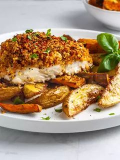 Oven-Baked Hake in Spicy Breadcrumbs | Foodaciously Baked Hake Recipes, Hake Fish, Hake Recipes, Spaghetti With Ground Beef, Grilled Fish Recipes, Fish Recipes Baked, Banana Dessert Recipes, Clam Recipes, Fish Dinner