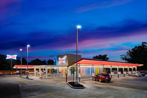 First Look: SONIC Unveils Bold New Restaurant Design Sonic Restaurant, Appreciation For Teachers, Sonic Drive In, Free Giveaways, Cherry Limeade, Speed Of Sound, Bon Appetite, New Restaurant, Fast Food Chains