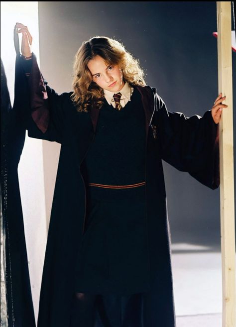 Hermione Costume, Hogwarts Uniform, Emma Watson Harry Potter, Harry Potter Girl, The Prisoner, Harry Potter Images, The Prisoner Of Azkaban, Harry Potter Costume, Prisoner Of Azkaban