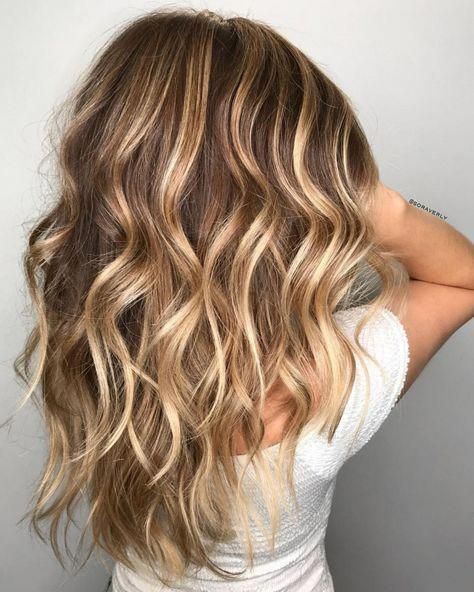 Caramel Blonde Balayage For Light Brown Hair #BlondeHair Caramel Blonde Balayage, Heavy Bangs, Brown Hair With Highlights And Lowlights, Brunette Ombre, Rambut Brunette, Balayage Blond, Blond Balayage, Caramel Blonde, Hair With Highlights