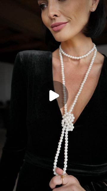 206K views · 8.3K likes | Miroslava Dobis | on Instagram: "🅟🅔🅐🅡🅛🅢 🖤 7 styling tips 🖤  #capsulewardrobe #fashion #stylingtips #moda #oldmoney #pearls #styling" Pearl Necklace Long, Wearing Pearls, Corporate Women, Diy Fashion Scarf, Wear Pearls, Long Pearl Necklaces, Fashion Scarf, Wardrobe Inspiration, Fashion Hacks