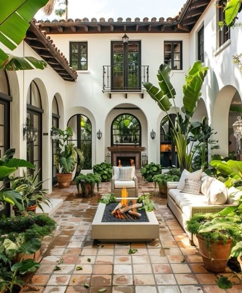 Spanish Mediterranean Courtyards, Courtyard Spanish Style, Modern Spanish Outdoor Spaces, Spanish Country Home Exterior, Spain Villa Spanish Style, Spanish Style Balcony, Spanish Colonial Style Homes Exterior, Spanish Balcony, Spanish Style Homes Plans