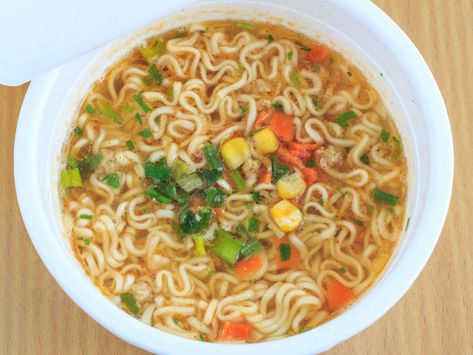 Ramen Egg Recipe, Top Ramen Recipes, Ramen Flavors, Roy Choi, Ramen Hacks, Top Ramen, How To Make Ramen, Homemade Ramen, Hot Chili Sauce