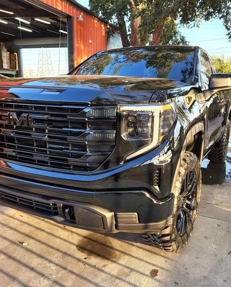 Gmc Sierra Single Cab, Silverado Single Cab, Best Luxury Sports Car, Mexico Pictures, Single Cab Trucks, Snoopy Images, Truck Repair, Driving Pictures, Pretty Cars