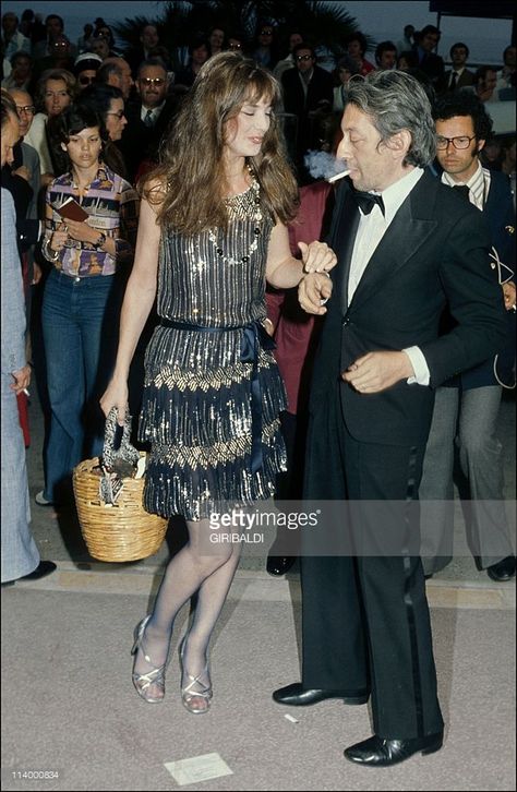 Style Jane Birkin, Jane Birkin Basket, Jane Birkin Style, Anita Pallenberg, Blue Chiffon Dresses, Cannes Red Carpet, David Bailey, Charlotte Rampling, Serge Gainsbourg