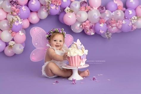 Butterfly Themed Cake Smash, First Birthday Girl Butterfly Theme, Half Birthday Photoshoot, Cake Ideas For 1st Birthday, Smash Cake Photography, Ideas For 1st Birthday, Creative Cake Designs, Butterfly 1st Birthday, Smash Cake Ideas