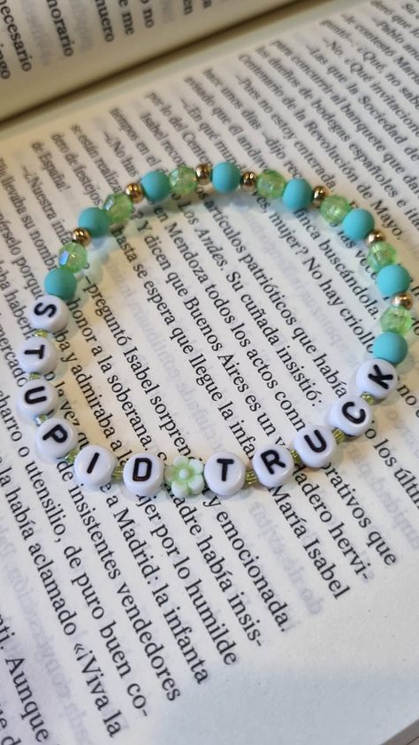 Debut Bracelet Ideas, Taylor Swift Debut Bracelet Ideas, Our Song Bracelet, Eras Tour Bracelets Clay Beads, Era Tour Bracelets Ideas, Debut Friendship Bracelet, Unhinged Taylor Swift Bracelets, Ts Bracelet Ideas, Eras Bracelet