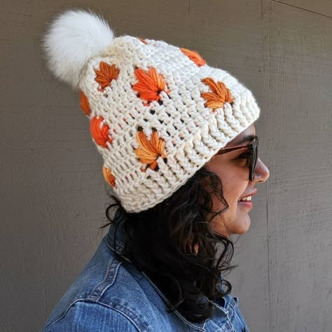 Fall Crochet Patterns, Crocheted Hat, Bonnet Crochet, Halloween Crochet Patterns, Crochet Fall, Crochet Winter, Crochet Inspiration, Halloween Crochet, Diy Couture