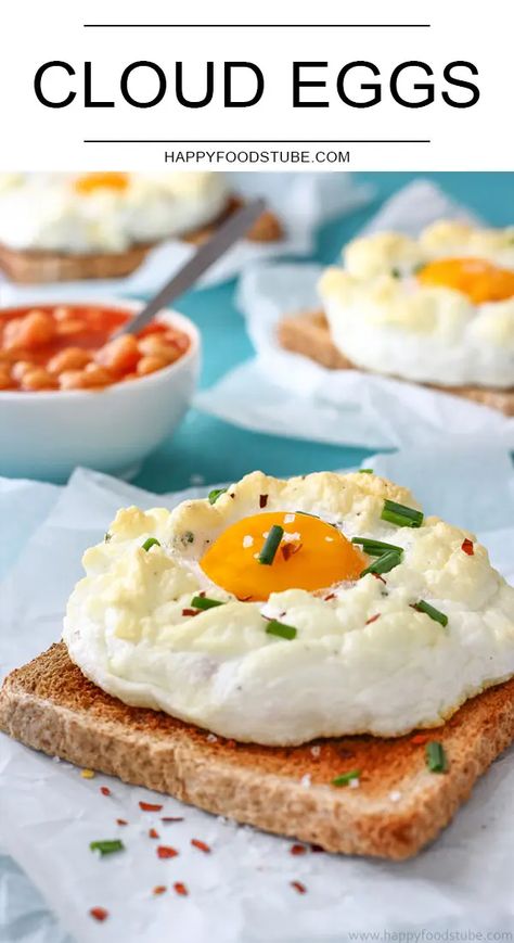 Easy cloud eggs recipe also called eggs on a cloud. Its a fun way to make eggs for breakfast. #cloudeggs Fluffy Baked Eggs, Duck Egg Recipe Ideas, Egg Clouds, Angel Eggs, Creative Egg Recipes, Cloud Eggs, Ways To Cook Eggs, Food Experiments, Fluffy Eggs