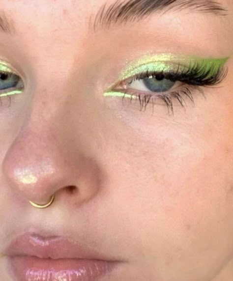 Green Eye Makeup, Smink Inspiration, Swag Makeup, Green Makeup, Makijaż Smokey Eye, Fairy Makeup, Green Eye, Dope Makeup, Edgy Makeup