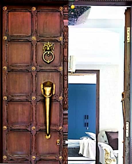 Wooden door antique Antique Doors In House Entrance, Antique Doors In House, Bedroom Indian, Wooden Main Door, Wooden Main Door Design, Shiva Painting, Door Design Modern, Door Design Interior, Main Door Design