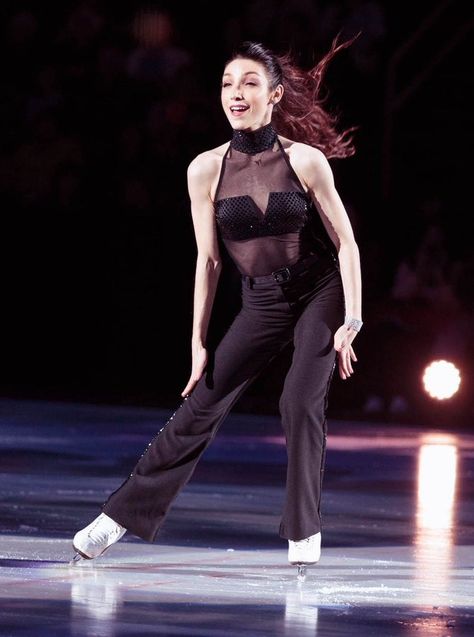 Stars on Ice on X: "Happy Birthday @Meryl_Davis! #SOIFamily https://t.co/q4wzmX39o2" / X Meryl Davis, Stars On Ice, Charlie White, Ice Show, Figure Skating, Skating, Happy Birthday, Stars, Birthday