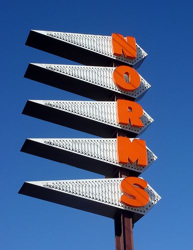 Norms Sign | Flickr - Photo Sharing! American Motel, Googie Design, Posters Inspiration, Googie Architecture, Retro Signs, Midcentury Architecture, 60s Design, Building Signs, Vintage Neon Signs