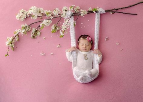 Brooklyn Pictures, Newborn Theme, Baby Collage, Baby Photography Poses, Family Photos With Baby, Baby Clips, Baby Art Projects, Monthly Baby Photos, Newborn Baby Photoshoot