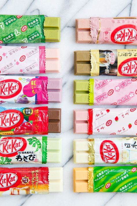 Japanese Kit Kat Flavors, Snacks Japonais, Korean Food Recipes, Kit Kat Flavors, Japanese Kit Kat, Japan Snacks, Cibo Asiatico, 귀여운 음식 그림, Asian Snacks