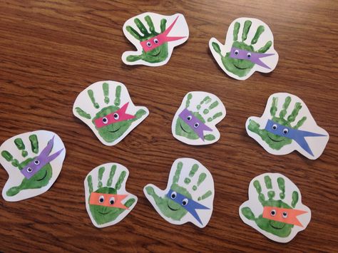 Teenage Mutant Ninja Turtle preschool handprint project (: Ninja Turtle Crafts For Preschoolers, Ninja Turtle Classroom Theme, Ninja Turtles Craft, Turtle Arts And Crafts, Ninja Crafts For Kids, Teenage Mutant Ninja Turtles Crafts, Turtle Preschool, Tucker Turtle, Tmnt Party Ideas