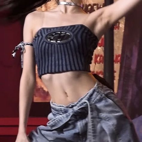 kazuha details icons icon le sserafim body goals waist abs press Kazuha's Abs Le Sserafim, Kpop Abs Female, 11 Abs Kpop, Kazuha Abs Lesserafim, Kazuha Abs Workout, Kazuha Body Goals, 11 Line Abs Aesthetic, Kpop Body Aesthetics, Kpop Bodies