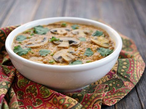 This recipe for Mushroom Mattar Methi Malai is a rich and creamy Indian dish that's vegan and paleo-friendly. Recipe by Ashley of MyHeartBeets.com Mushroom Mattar, Soup Recipes Healthy Vegetarian, Methi Recipes, Mushroom Recipe, Beet Recipes, Paneer Recipes, Chicken Soup Recipes, Easy Soups, Healthy Soup Recipes